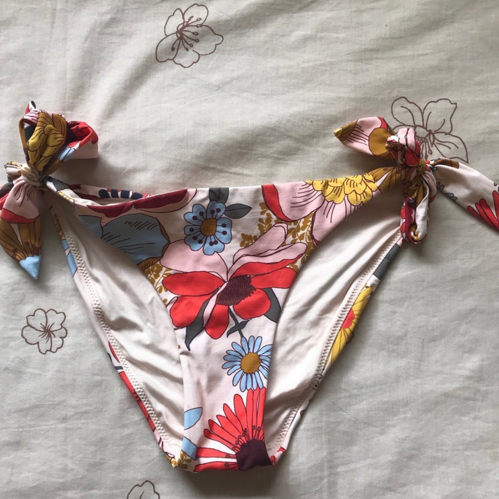 rip curl bikini bottoms!